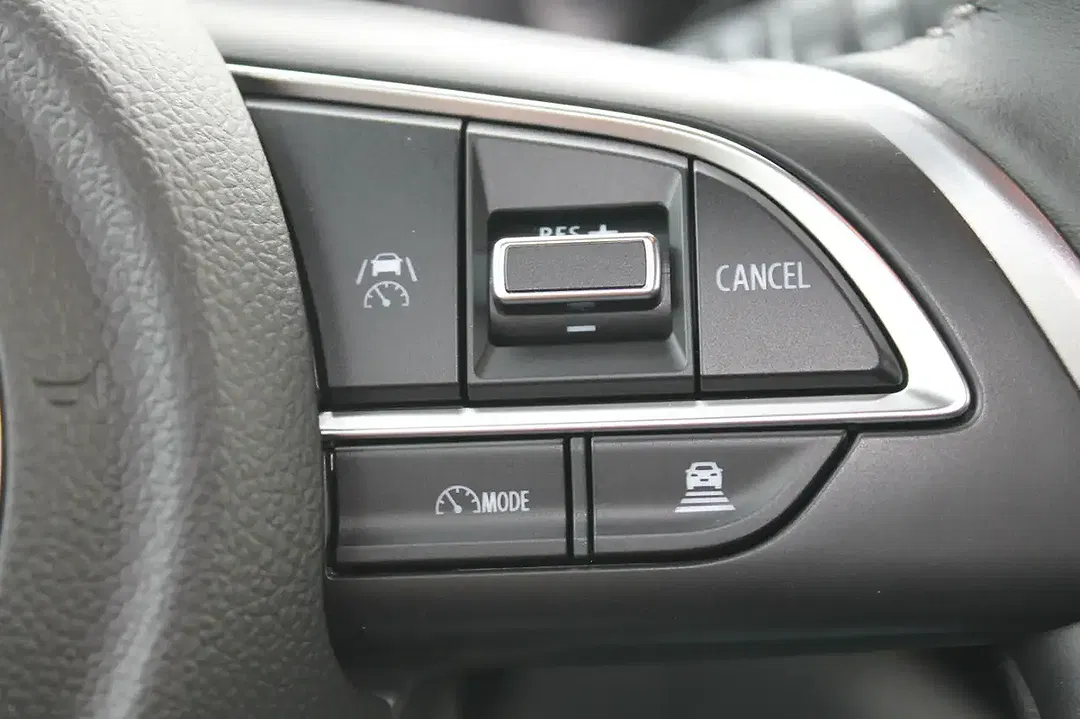 Suzuki Swift - Thumbnail 8