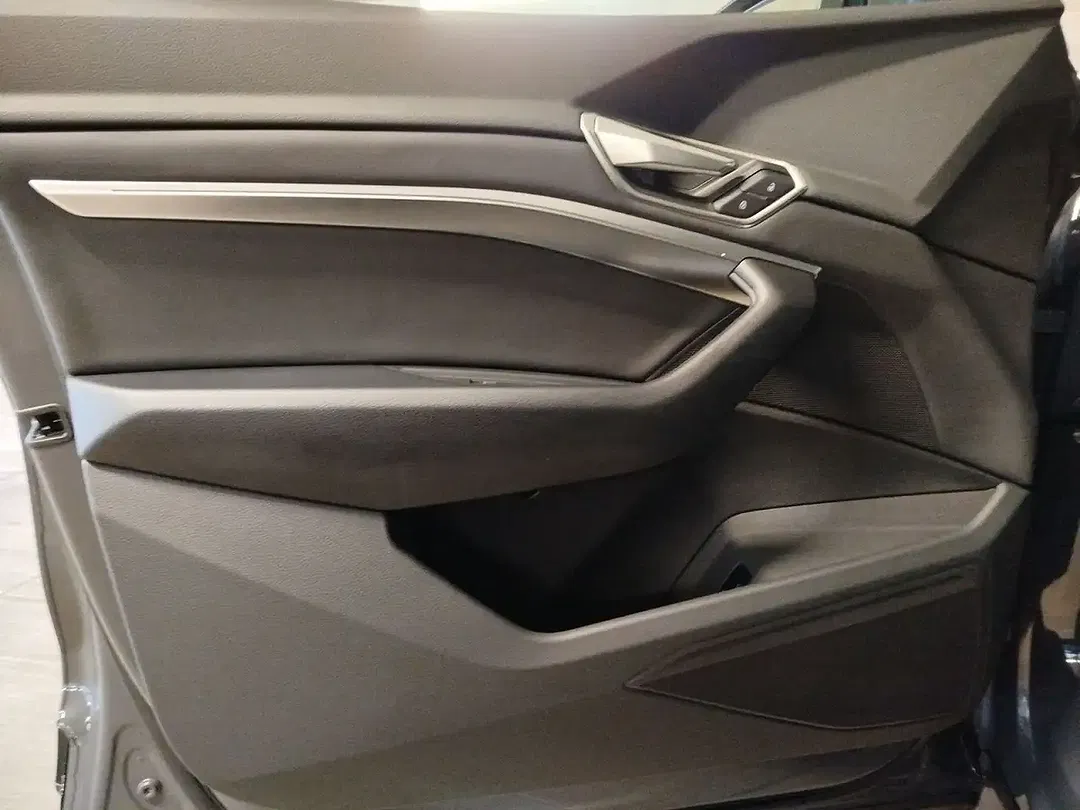 Audi Q8 e-tron - Thumbnail 8