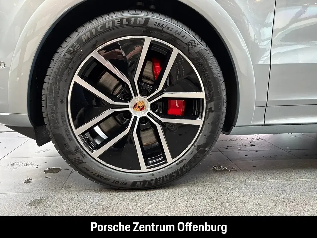 Porsche Cayenne - Thumbnail 10