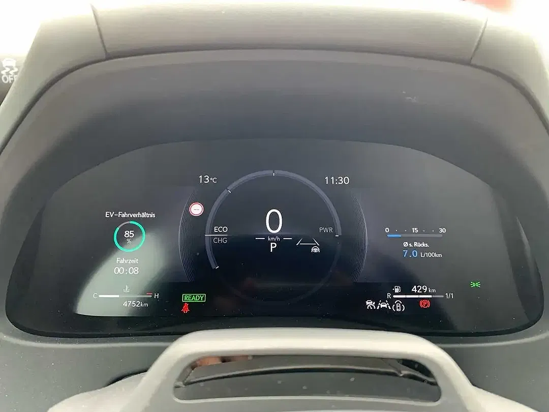 Lexus UX 300h - Thumbnail 11