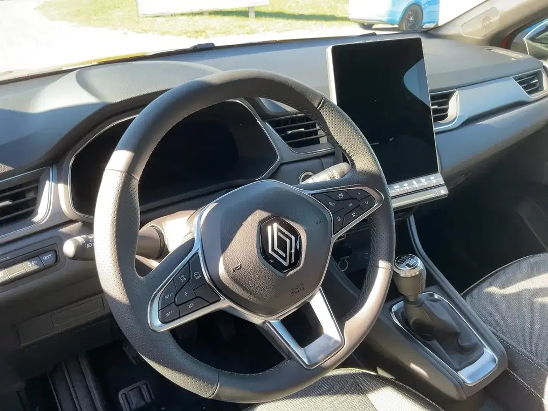Renault Captur - Thumbnail 8