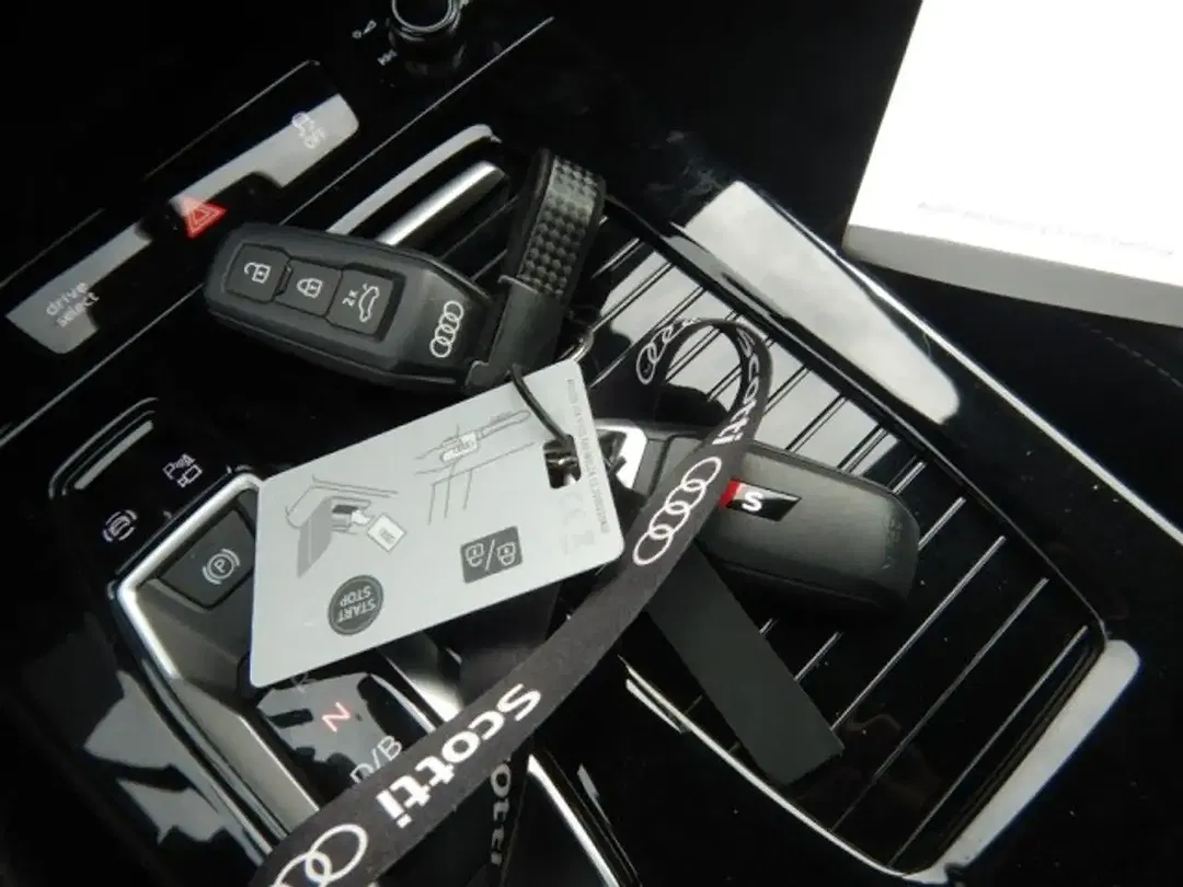 Audi SQ6 e-tron - Thumbnail 10