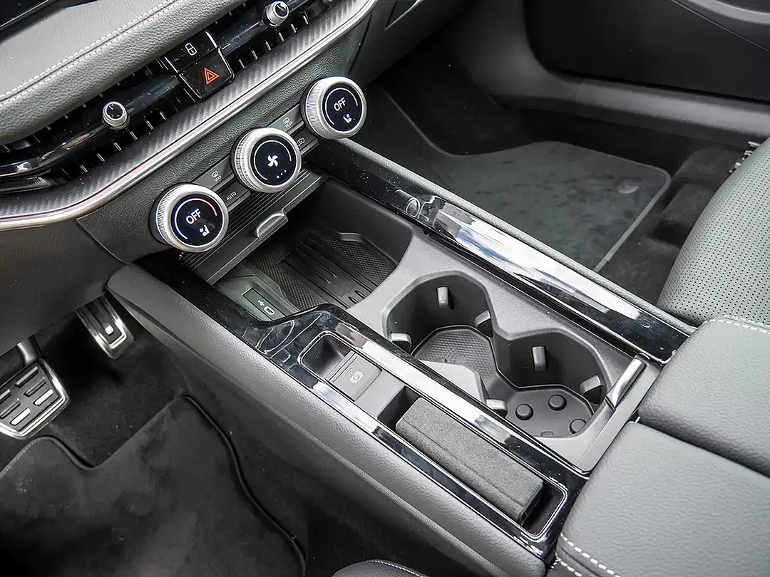 Skoda Superb - Thumbnail 10