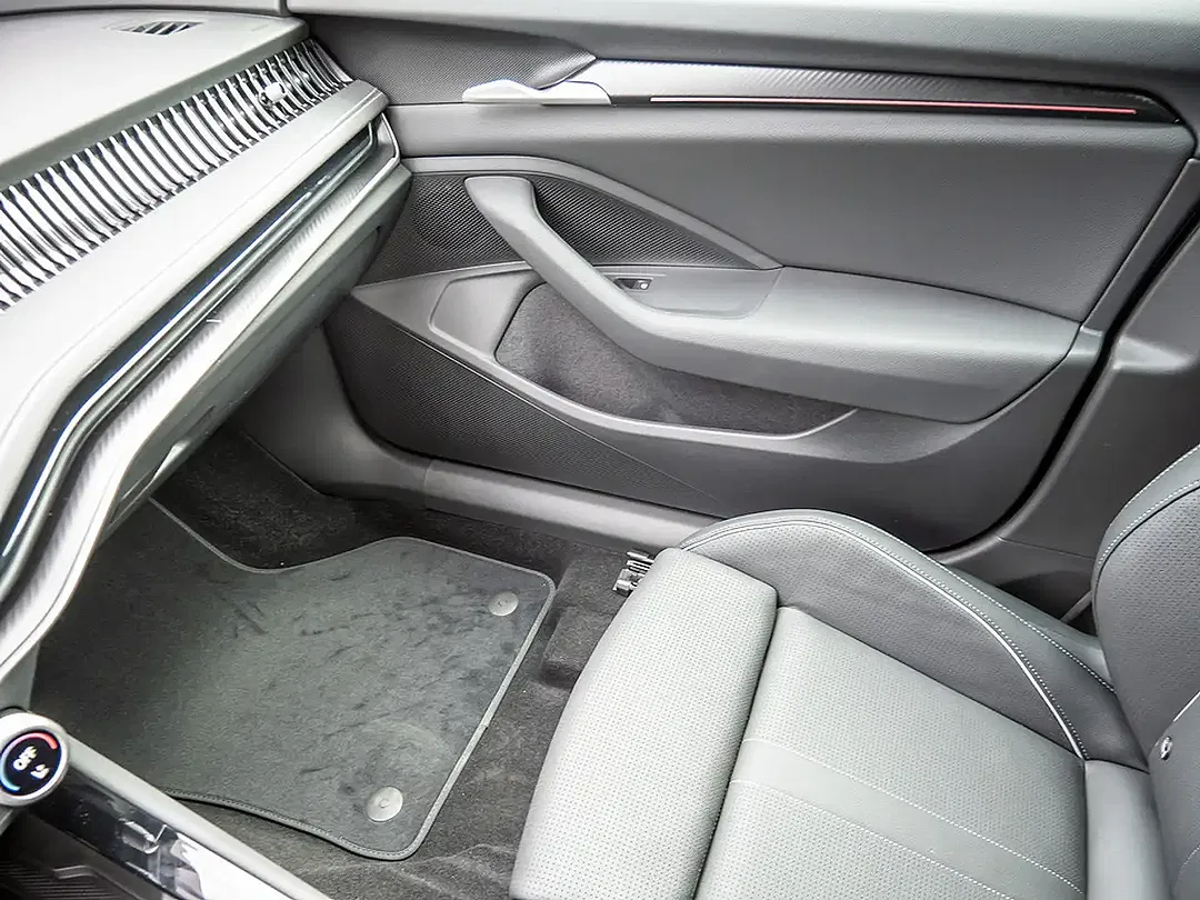 Skoda Superb - Thumbnail 11