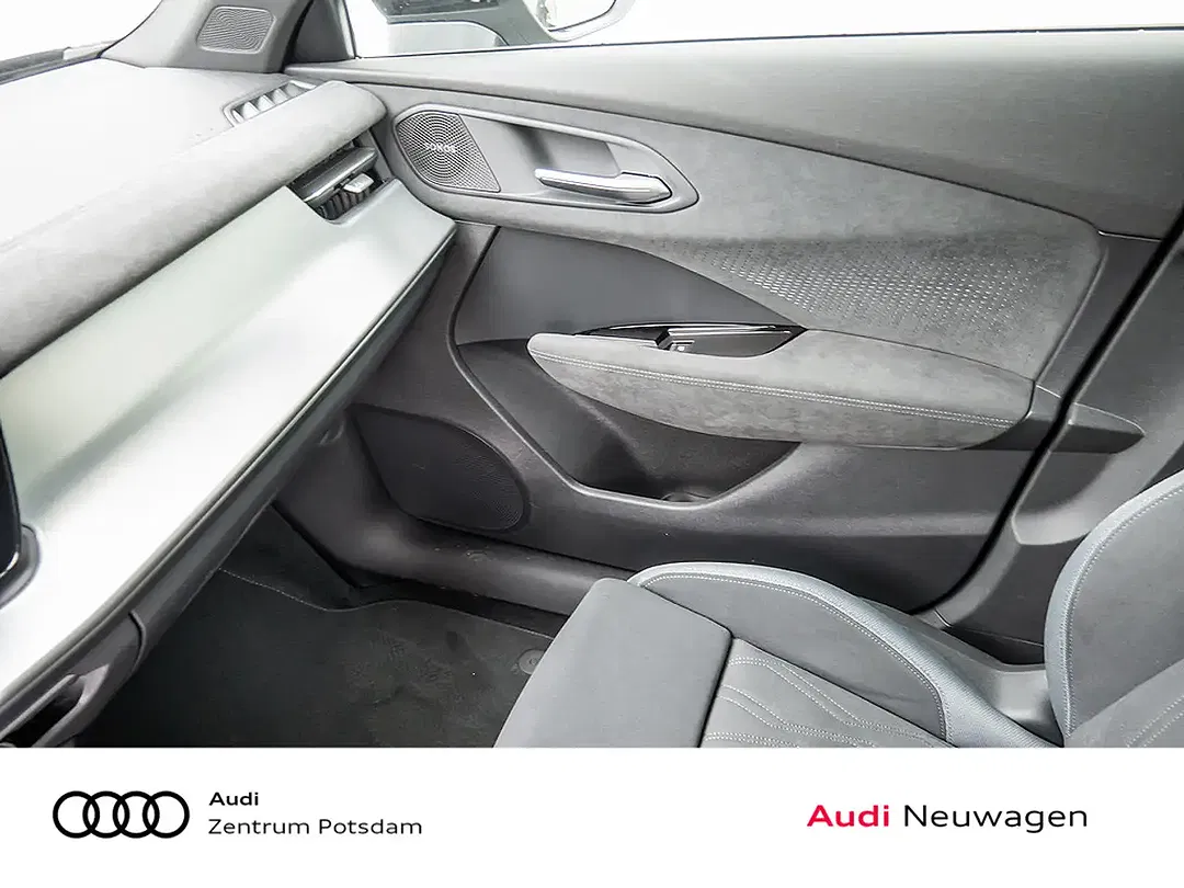 Audi Q3 - Thumbnail 14