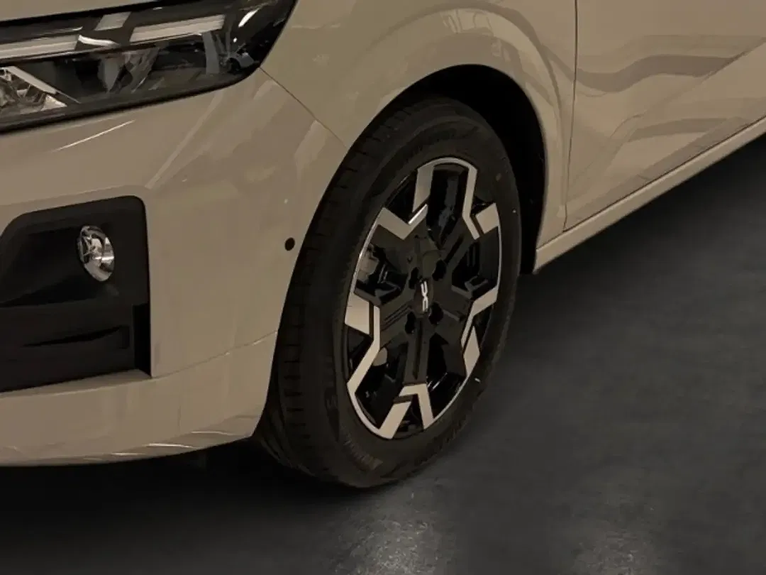 Dacia Sandero - Thumbnail 4