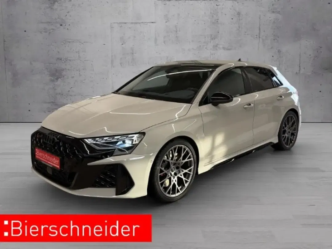Audi RS3 - Thumbnail 1