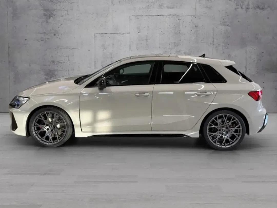 Audi RS3 - Thumbnail 3