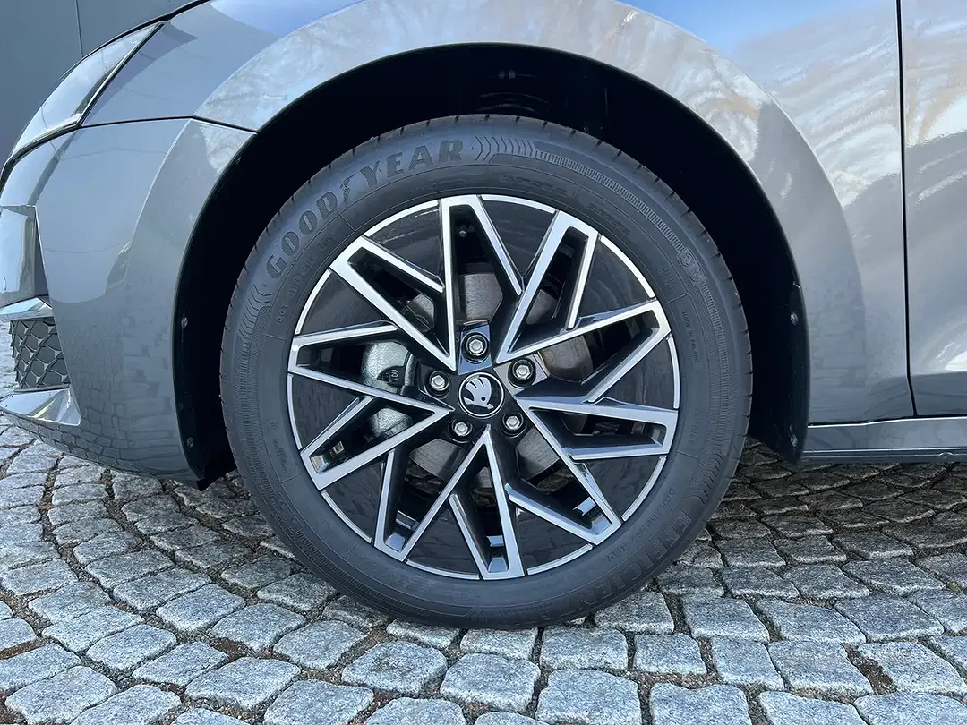 Skoda Octavia - Thumbnail 3
