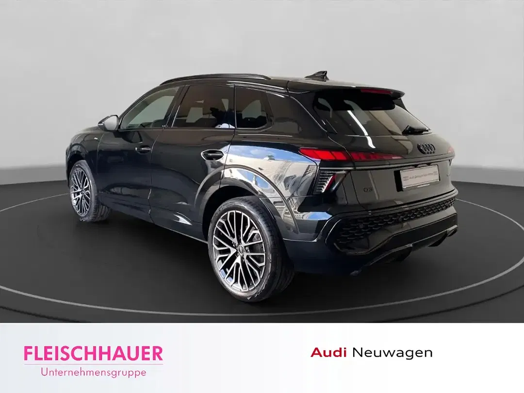 Audi Q3 - Thumbnail 4