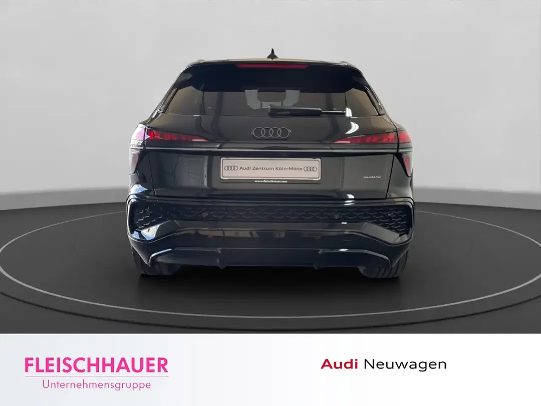 Audi Q3 - Thumbnail 5