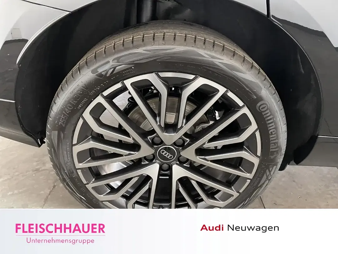 Audi Q3 - Thumbnail 7