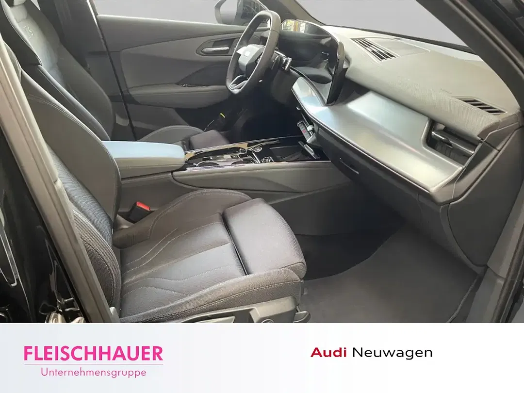 Audi Q3 - Thumbnail 8