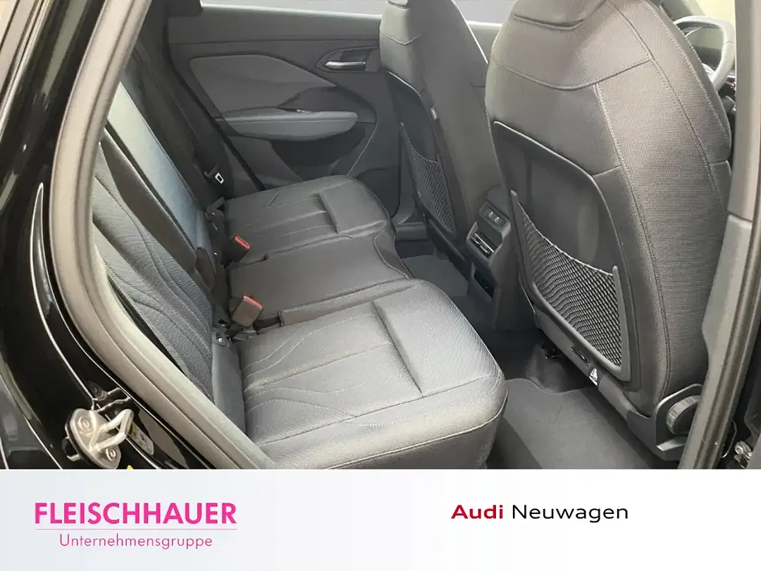 Audi Q3 - Thumbnail 9