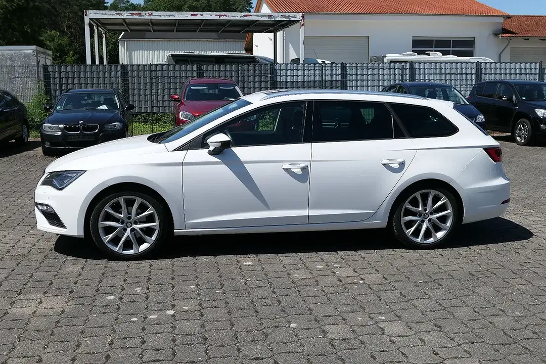 SEAT Leon - Thumbnail 2