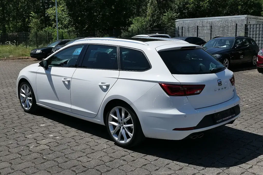 SEAT Leon - Thumbnail 3