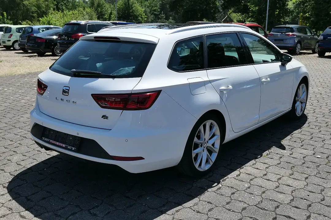 SEAT Leon - Thumbnail 5