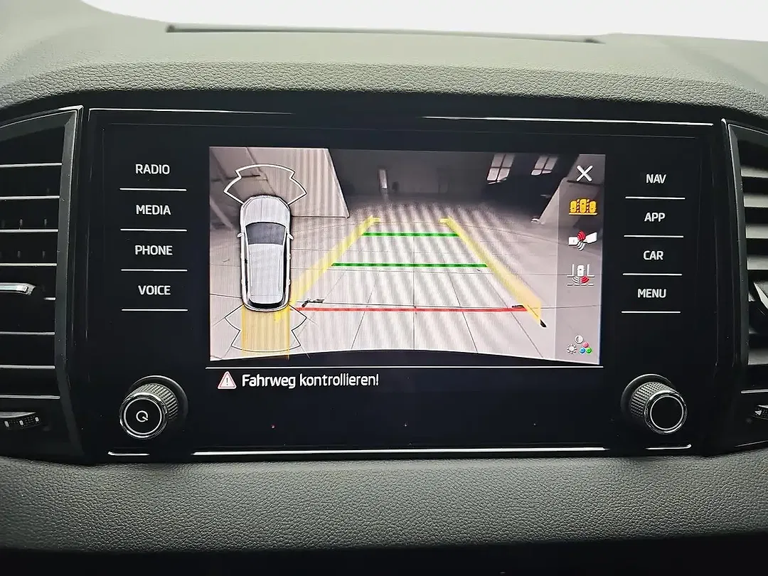 Skoda Karoq - Thumbnail 10