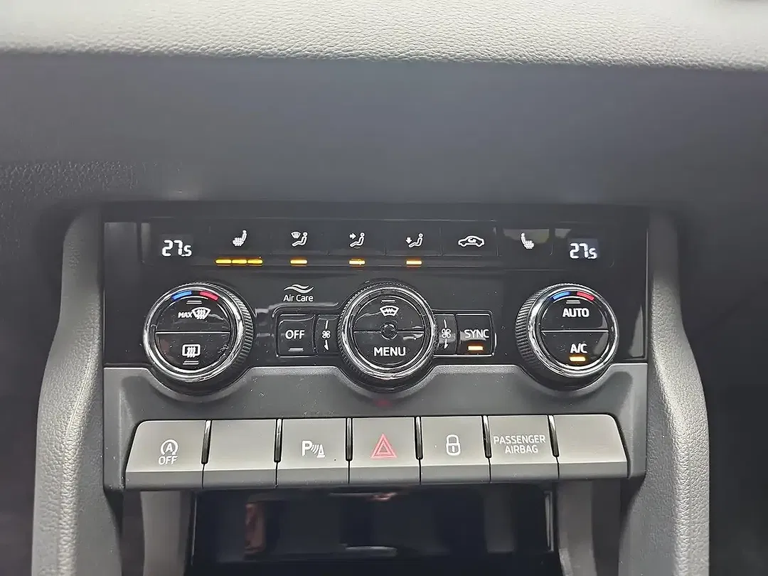 Skoda Karoq - Thumbnail 11