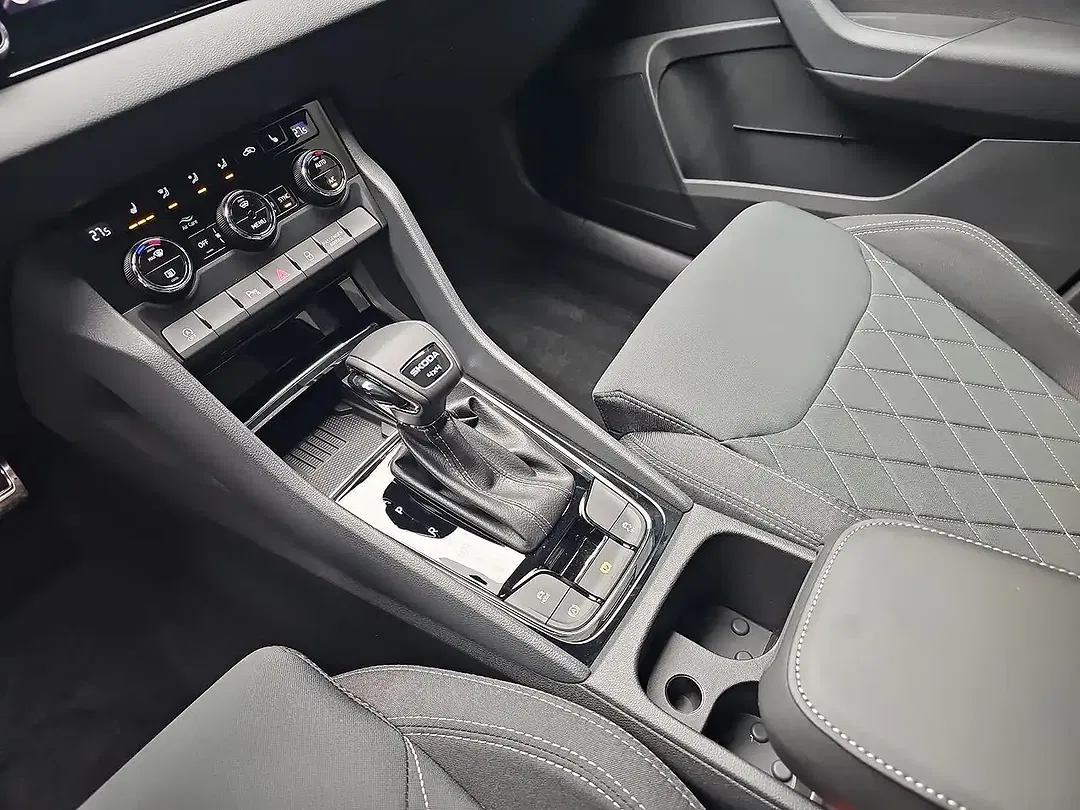 Skoda Karoq - Thumbnail 12