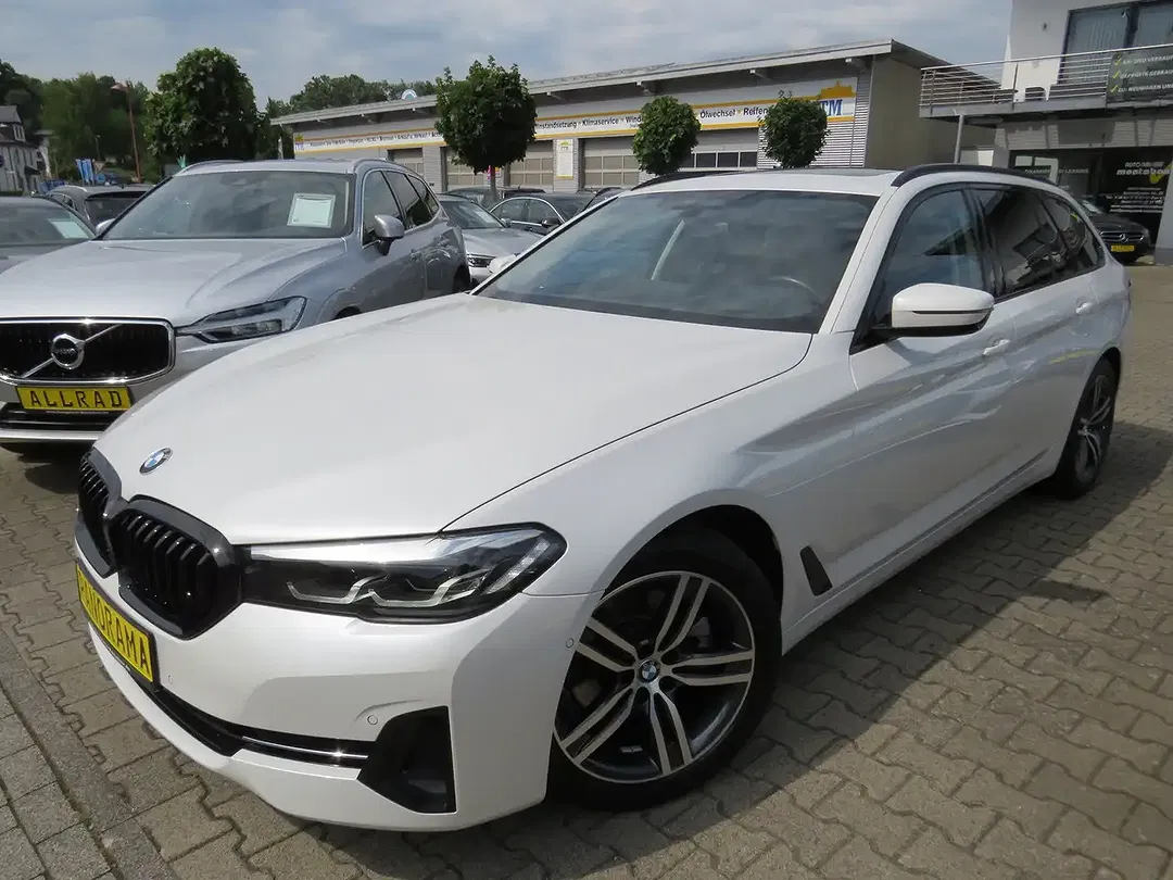 BMW 520 - Thumbnail 1