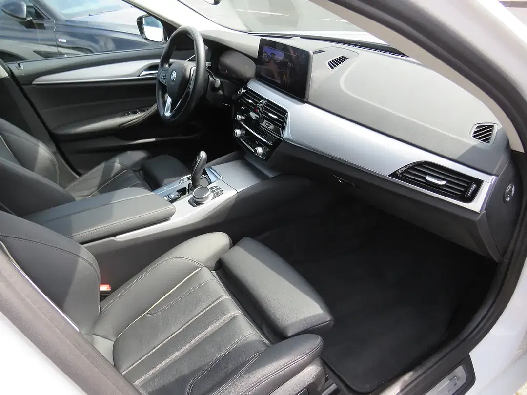 BMW 520 - Thumbnail 10