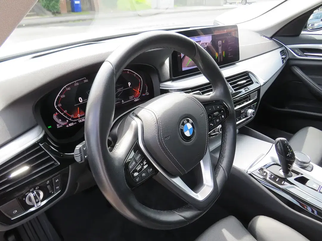 BMW 520 - Thumbnail 12