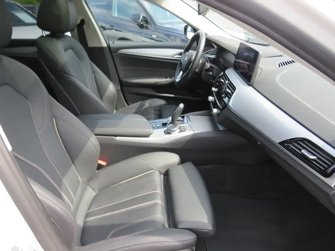 BMW 520 - Thumbnail 9