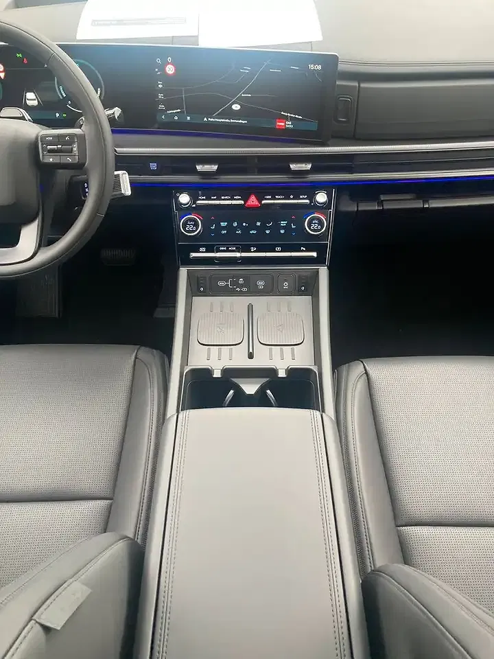 Hyundai SANTA FE - Thumbnail 13