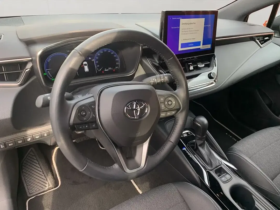 Toyota Corolla - Thumbnail 10