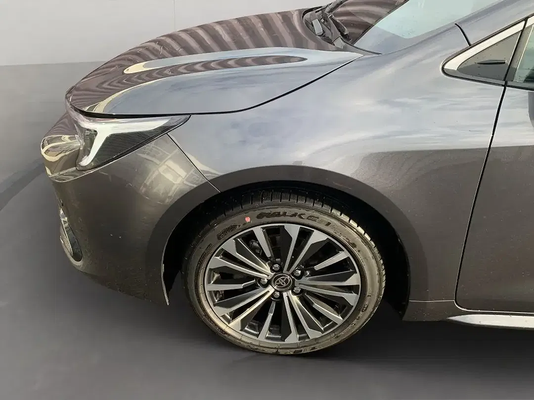 Toyota Corolla - Thumbnail 8