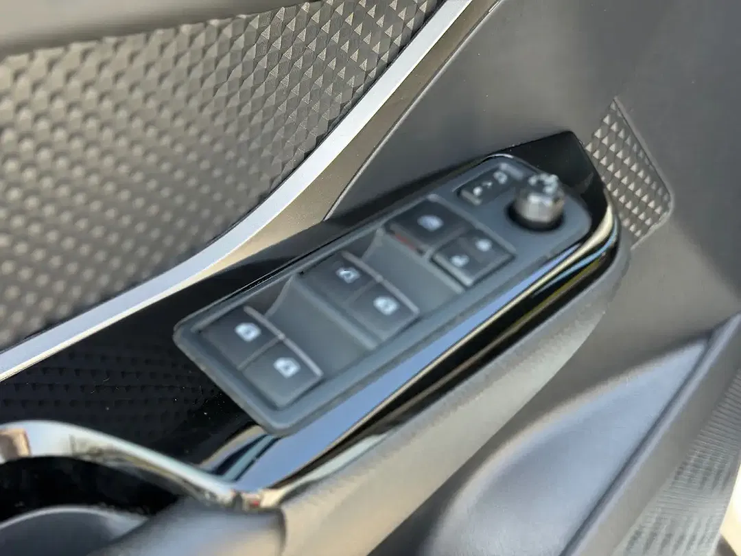 Toyota C-HR - Thumbnail 15