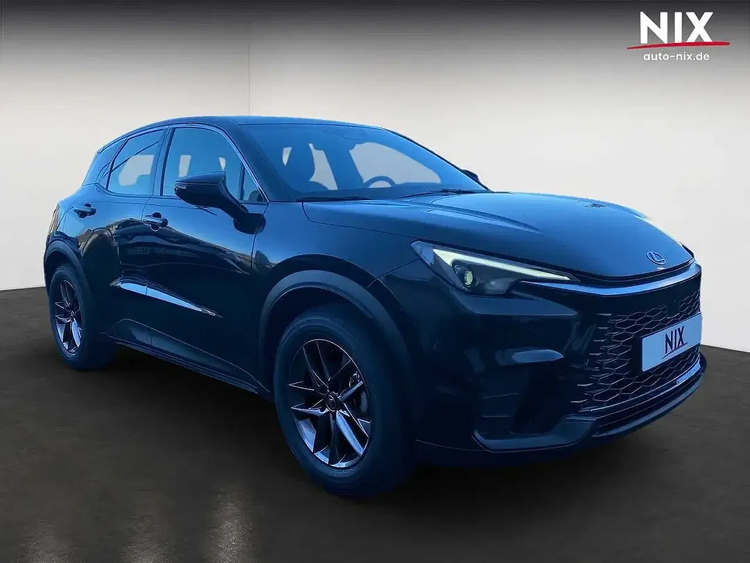 Lexus LBX - Thumbnail 2