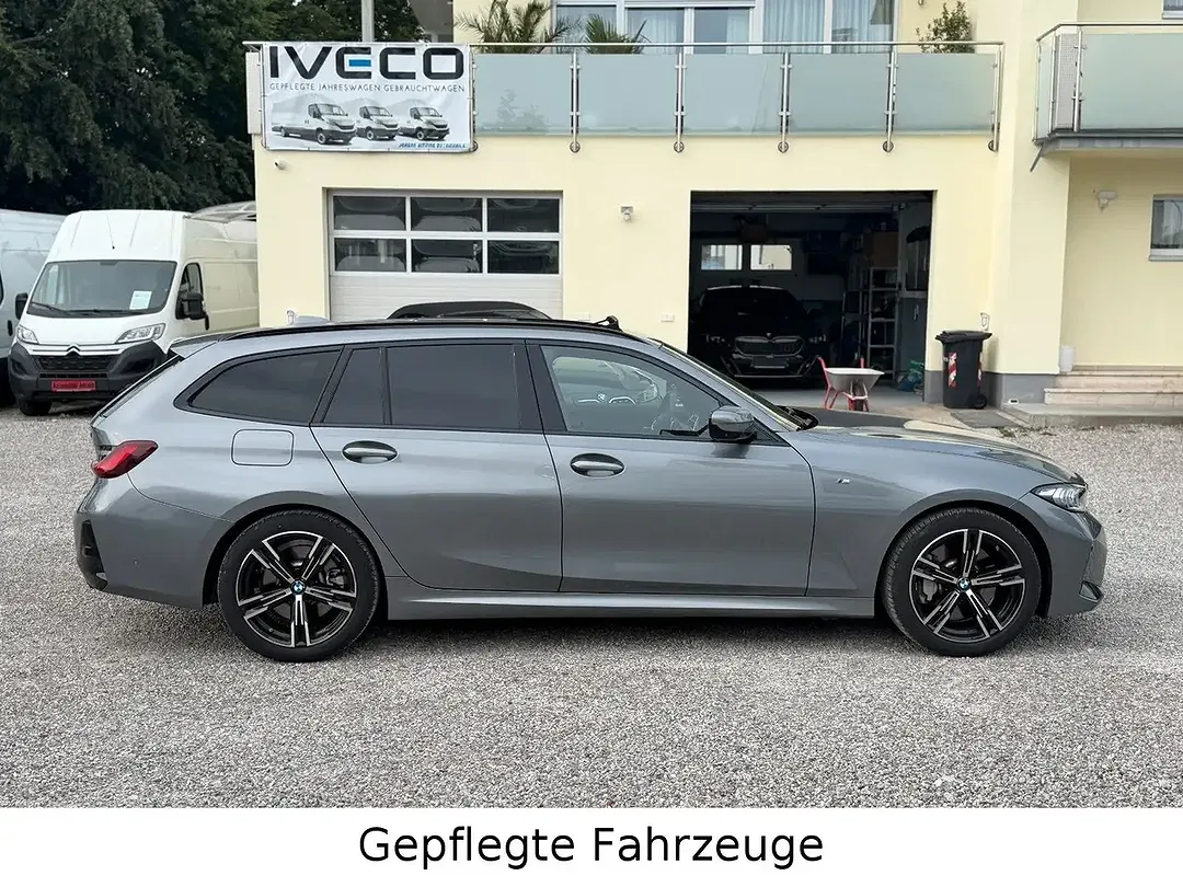 BMW 330 - Thumbnail 3
