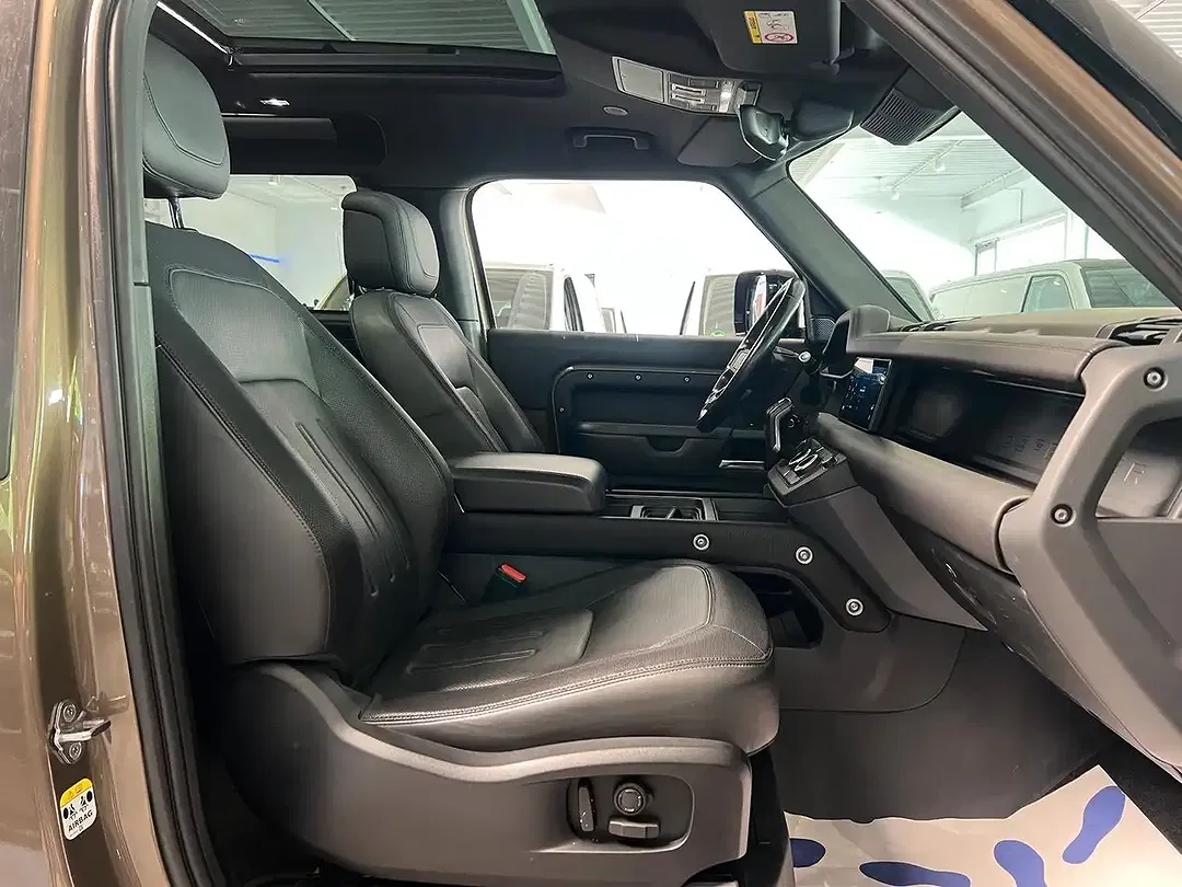 Land Rover Defender - Thumbnail 7