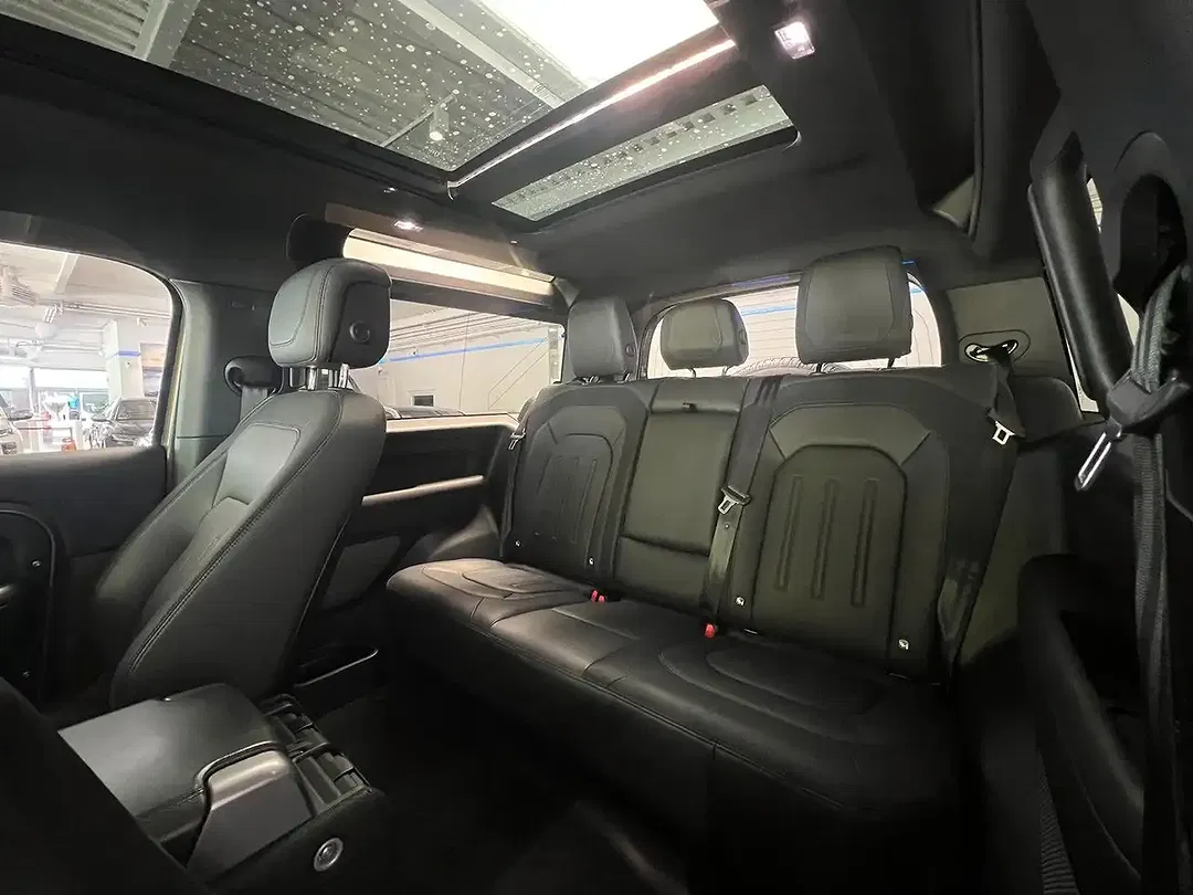 Land Rover Defender - Thumbnail 8