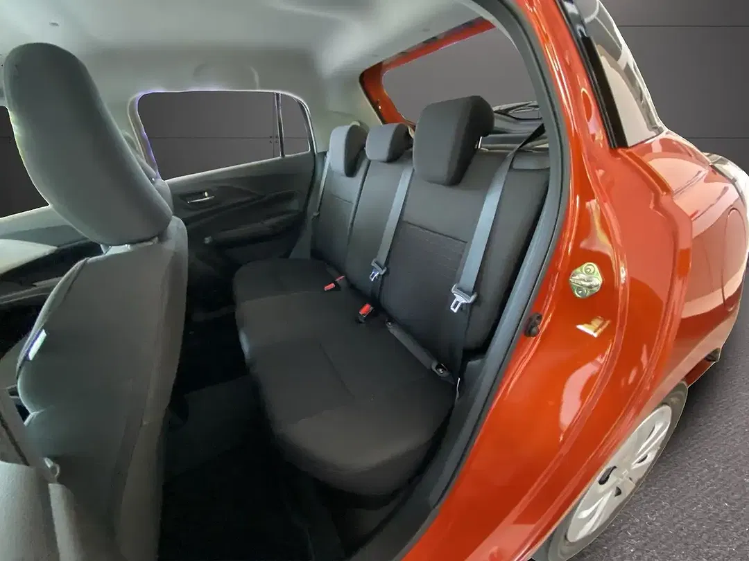 Suzuki Swift - Thumbnail 11