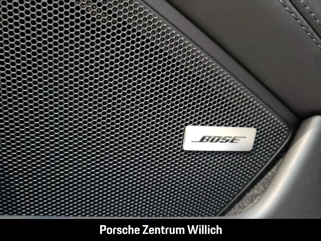 Porsche 992 - Thumbnail 12