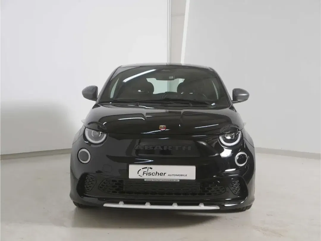 Abarth 500e - Thumbnail 4