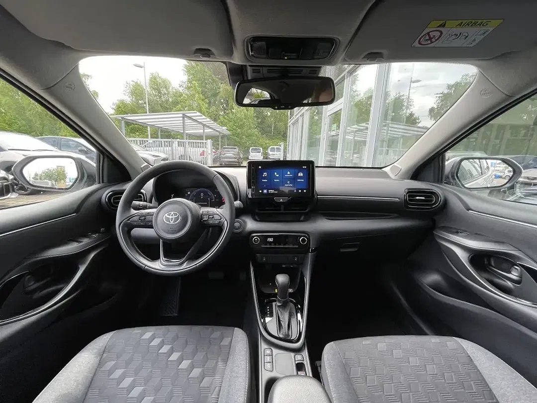 Toyota Yaris - Thumbnail 9