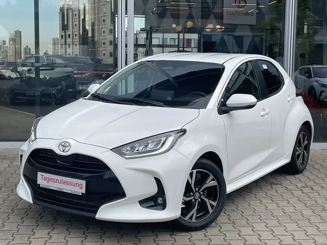 Toyota Yaris - Thumbnail 1