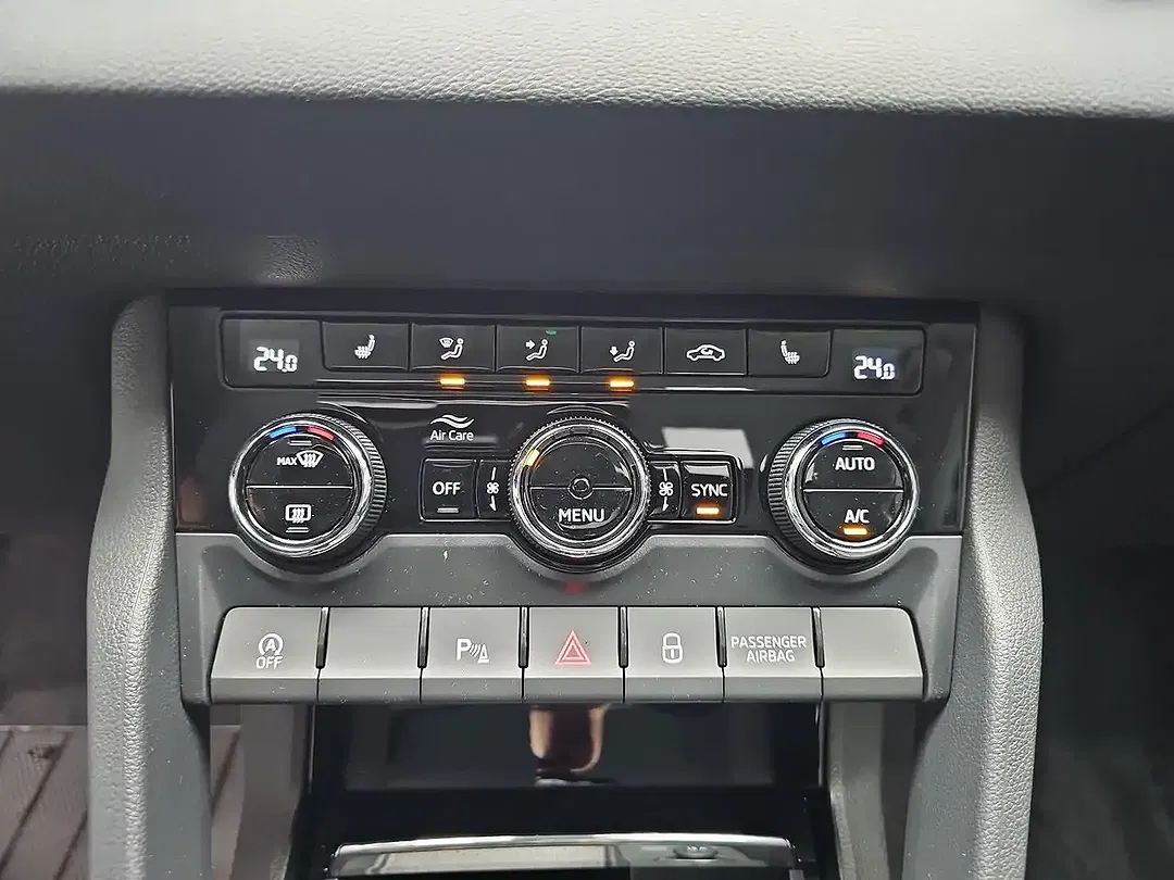 Skoda Karoq - Thumbnail 11