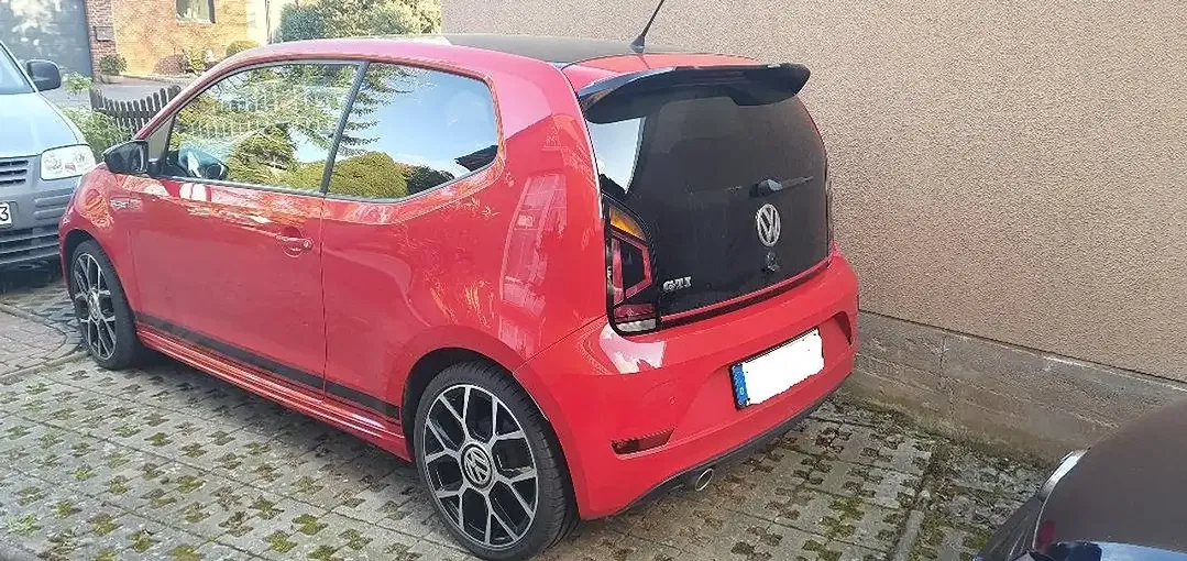 Volkswagen up! - Thumbnail 2