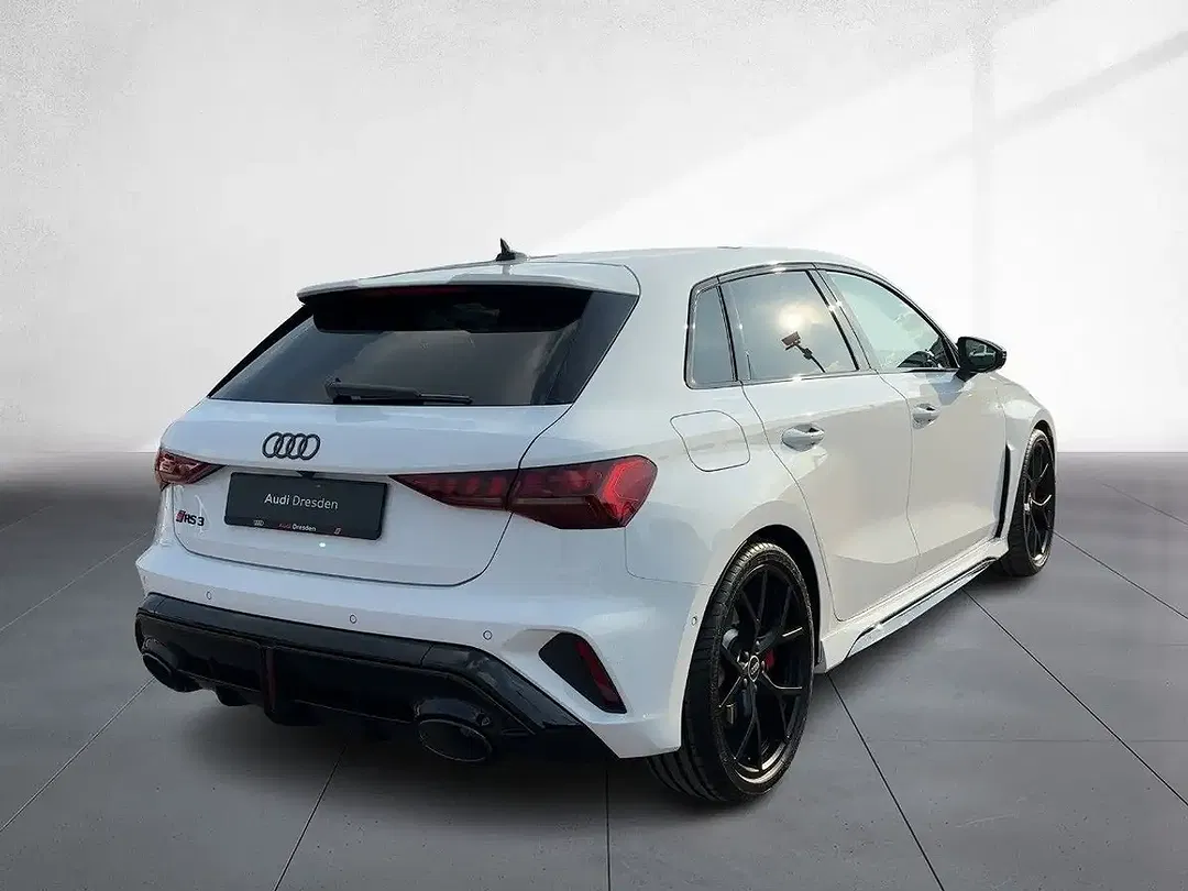 Audi RS3 - Thumbnail 3