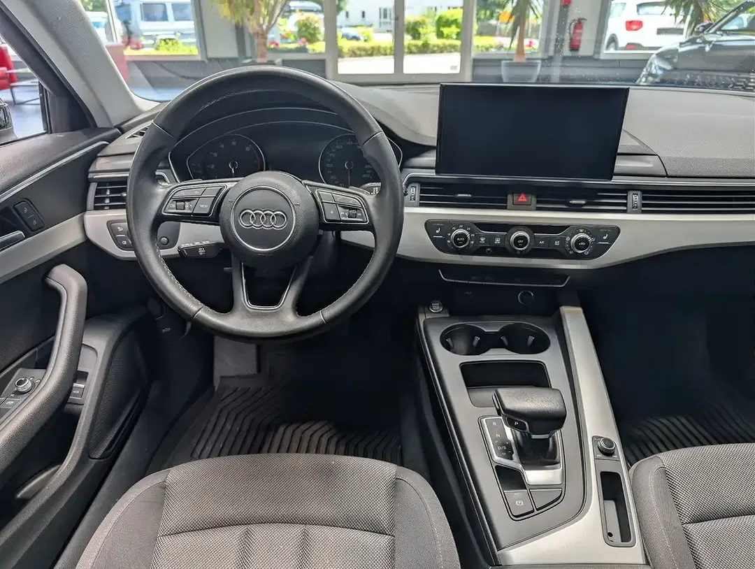 Audi A4 - Thumbnail 9