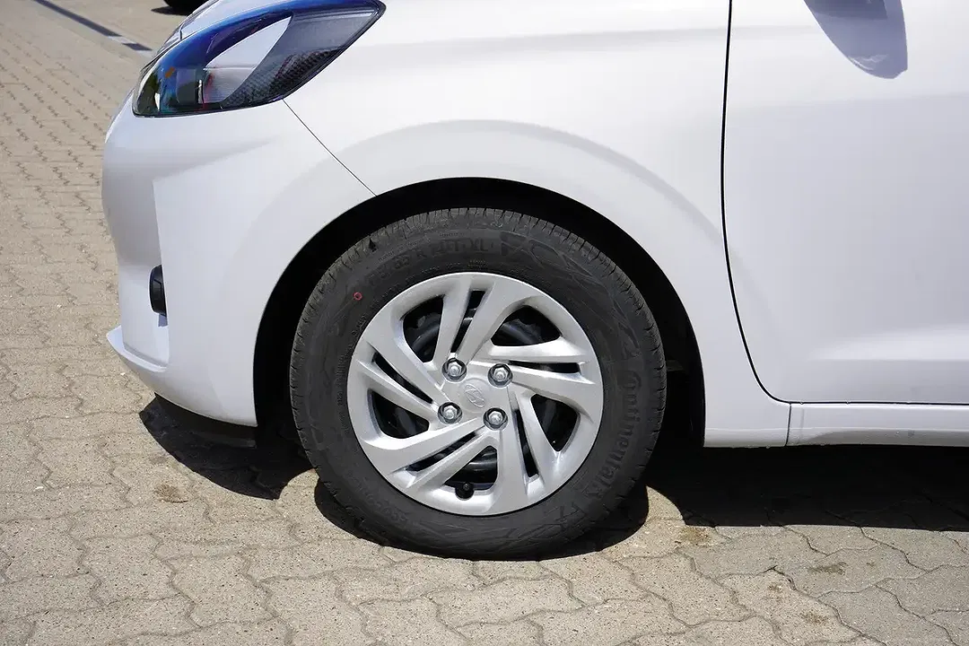 Hyundai i10 - Thumbnail 9