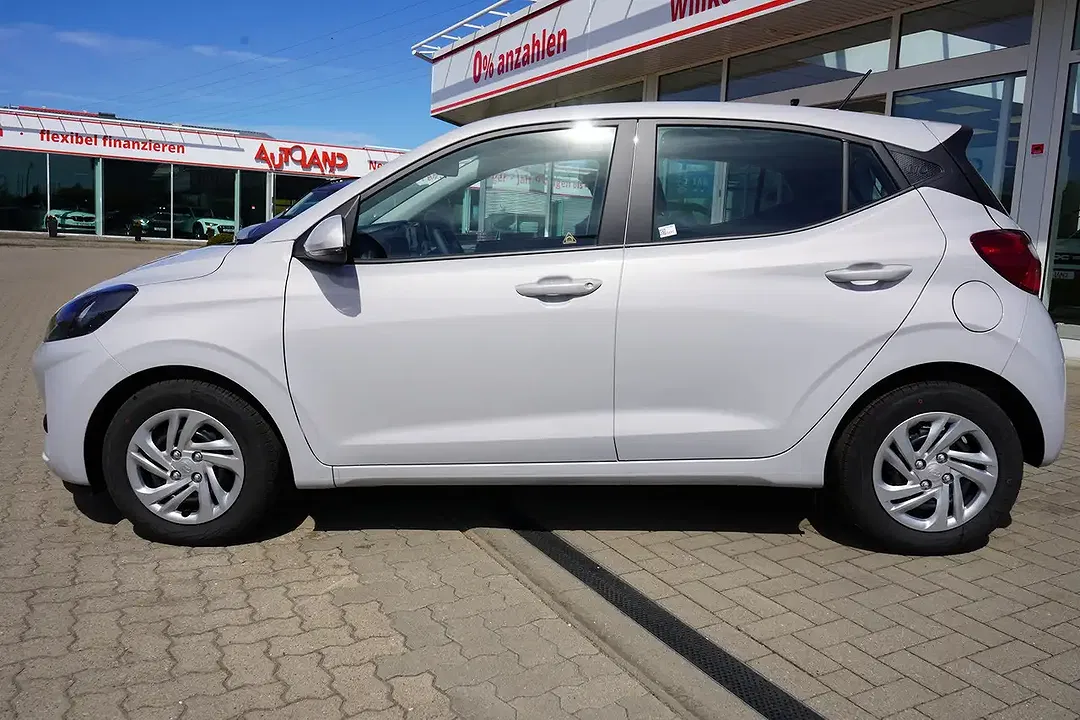 Hyundai i10 - Thumbnail 2