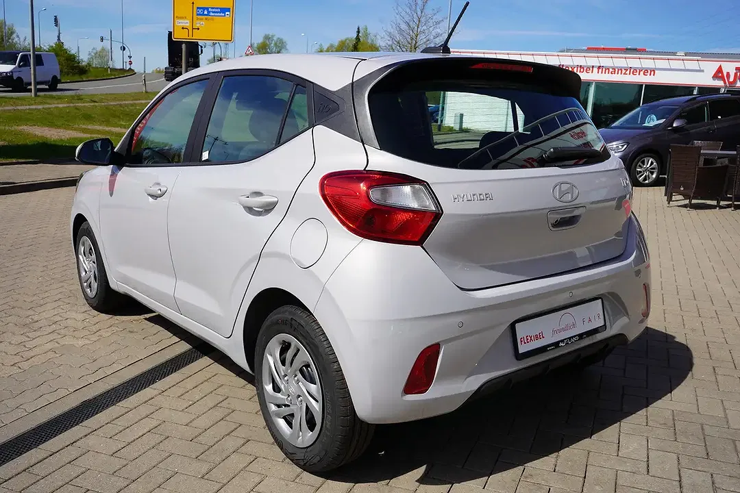 Hyundai i10 - Thumbnail 3