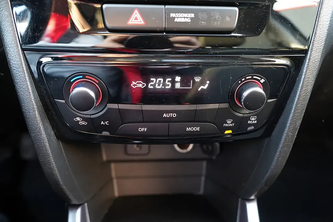 Suzuki Vitara - Thumbnail 12