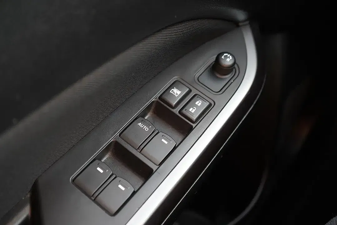 Suzuki Vitara - Thumbnail 24